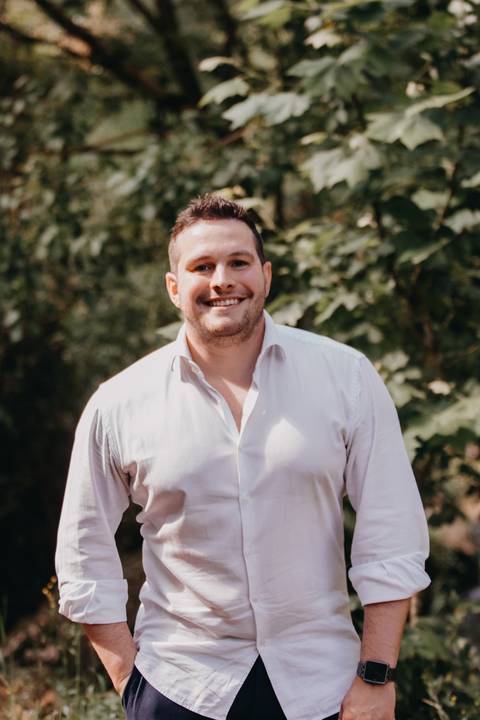 Maquiagem; Making of; Noiva; Noivo; Pré Wedding; Street Wedding; Celina Munhoz; Adriana Kruger; Manu Garcia; Camarim Madri; Wandering Wedding; São Francisco de Paula; Fotografia de Casal; Fotografia de Casamento; Pré Wedding; São Leopoldo; Belo Horizonte;'