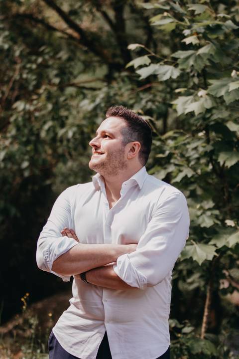 Maquiagem; Making of; Noiva; Noivo; Pré Wedding; Street Wedding; Celina Munhoz; Adriana Kruger; Manu Garcia; Camarim Madri; Wandering Wedding; São Francisco de Paula; Fotografia de Casal; Fotografia de Casamento; Pré Wedding; São Leopoldo; Belo Horizonte;'