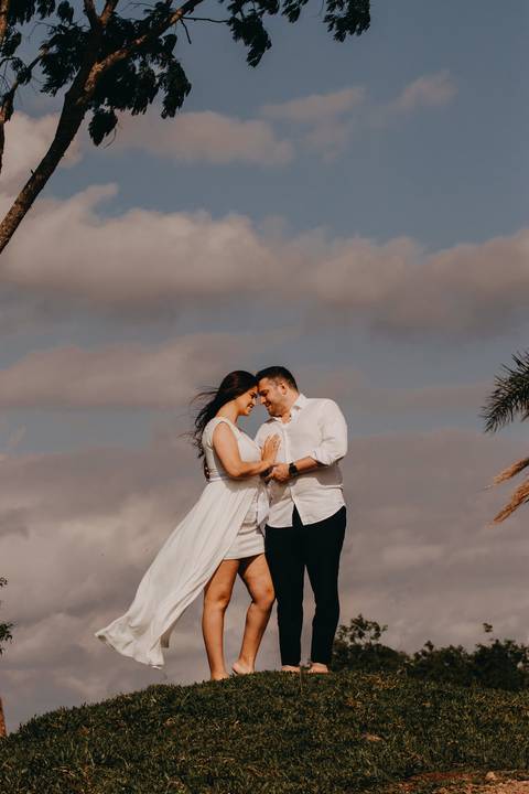 Maquiagem; Making of; Noiva; Noivo; Pré Wedding; Street Wedding; Celina Munhoz; Adriana Kruger; Manu Garcia; Camarim Madri; Wandering Wedding; São Francisco de Paula; Fotografia de Casal; Fotografia de Casamento; Pré Wedding; São Leopoldo; Belo Horizonte;'