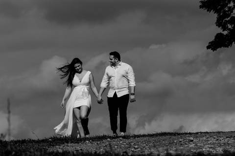 Maquiagem; Making of; Noiva; Noivo; Pré Wedding; Street Wedding; Celina Munhoz; Adriana Kruger; Manu Garcia; Camarim Madri; Wandering Wedding; São Francisco de Paula; Fotografia de Casal; Fotografia de Casamento; Pré Wedding; São Leopoldo; Belo Horizonte;'