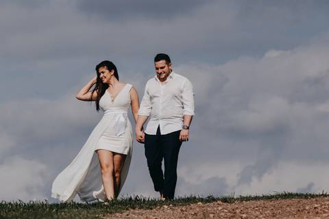 Maquiagem; Making of; Noiva; Noivo; Pré Wedding; Street Wedding; Celina Munhoz; Adriana Kruger; Manu Garcia; Camarim Madri; Wandering Wedding; São Francisco de Paula; Fotografia de Casal; Fotografia de Casamento; Pré Wedding; São Leopoldo; Belo Horizonte;'