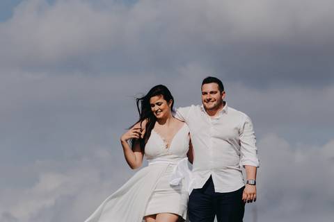 Maquiagem; Making of; Noiva; Noivo; Pré Wedding; Street Wedding; Celina Munhoz; Adriana Kruger; Manu Garcia; Camarim Madri; Wandering Wedding; São Francisco de Paula; Fotografia de Casal; Fotografia de Casamento; Pré Wedding; São Leopoldo; Belo Horizonte;'