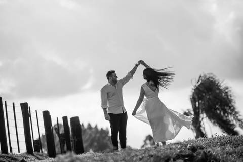 Maquiagem; Making of; Noiva; Noivo; Pré Wedding; Street Wedding; Celina Munhoz; Adriana Kruger; Manu Garcia; Camarim Madri; Wandering Wedding; São Francisco de Paula; Fotografia de Casal; Fotografia de Casamento; Pré Wedding; São Leopoldo; Belo Horizonte;'