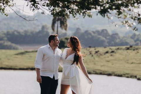 Maquiagem; Making of; Noiva; Noivo; Pré Wedding; Street Wedding; Celina Munhoz; Adriana Kruger; Manu Garcia; Camarim Madri; Wandering Wedding; São Francisco de Paula; Fotografia de Casal; Fotografia de Casamento; Pré Wedding; São Leopoldo; Belo Horizonte;'