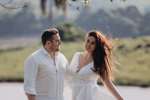 Maquiagem; Making of; Noiva; Noivo; Pré Wedding; Street Wedding; Celina Munhoz; Adriana Kruger; Manu Garcia; Camarim Madri; Wandering Wedding; São Francisco de Paula; Fotografia de Casal; Fotografia de Casamento; Pré Wedding; São Leopoldo; Belo Horizonte;'