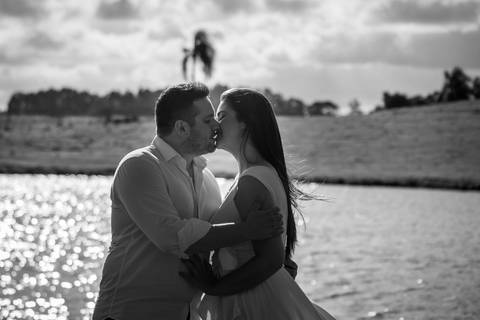 Maquiagem; Making of; Noiva; Noivo; Pré Wedding; Street Wedding; Celina Munhoz; Adriana Kruger; Manu Garcia; Camarim Madri; Wandering Wedding; São Francisco de Paula; Fotografia de Casal; Fotografia de Casamento; Pré Wedding; São Leopoldo; Belo Horizonte;'