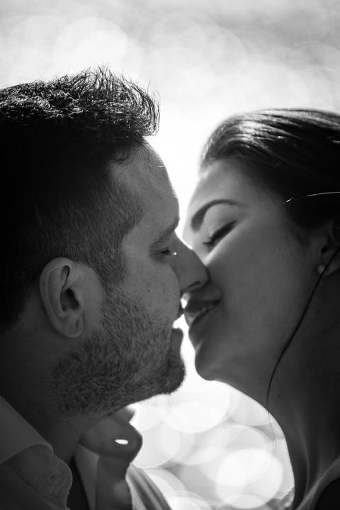 Maquiagem; Making of; Noiva; Noivo; Pré Wedding; Street Wedding; Celina Munhoz; Adriana Kruger; Manu Garcia; Camarim Madri; Wandering Wedding; São Francisco de Paula; Fotografia de Casal; Fotografia de Casamento; Pré Wedding; São Leopoldo; Belo Horizonte;'