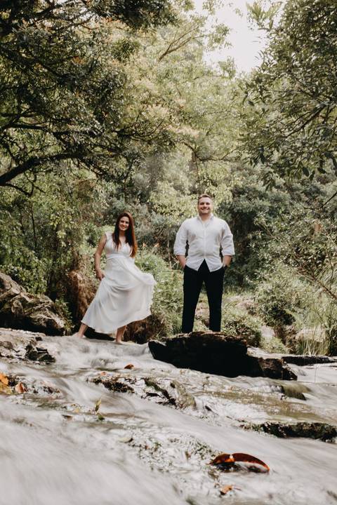 Maquiagem; Making of; Noiva; Noivo; Pré Wedding; Street Wedding; Celina Munhoz; Adriana Kruger; Manu Garcia; Camarim Madri; Wandering Wedding; São Francisco de Paula; Fotografia de Casal; Fotografia de Casamento; Pré Wedding; São Leopoldo; Belo Horizonte;'