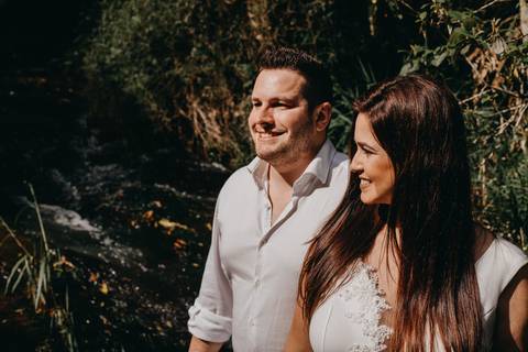 Maquiagem; Making of; Noiva; Noivo; Pré Wedding; Street Wedding; Celina Munhoz; Adriana Kruger; Manu Garcia; Camarim Madri; Wandering Wedding; São Francisco de Paula; Fotografia de Casal; Fotografia de Casamento; Pré Wedding; São Leopoldo; Belo Horizonte;'