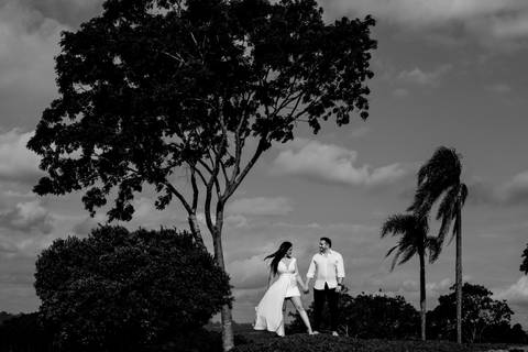 Maquiagem; Making of; Noiva; Noivo; Pré Wedding; Street Wedding; Celina Munhoz; Adriana Kruger; Manu Garcia; Camarim Madri; Wandering Wedding; São Francisco de Paula; Fotografia de Casal; Fotografia de Casamento; Pré Wedding; São Leopoldo; Belo Horizonte;'