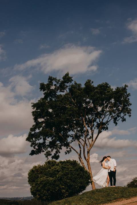Maquiagem; Making of; Noiva; Noivo; Pré Wedding; Street Wedding; Celina Munhoz; Adriana Kruger; Manu Garcia; Camarim Madri; Wandering Wedding; São Francisco de Paula; Fotografia de Casal; Fotografia de Casamento; Pré Wedding; São Leopoldo; Belo Horizonte;'