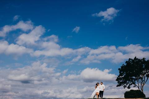 Maquiagem; Making of; Noiva; Noivo; Pré Wedding; Street Wedding; Celina Munhoz; Adriana Kruger; Manu Garcia; Camarim Madri; Wandering Wedding; São Francisco de Paula; Fotografia de Casal; Fotografia de Casamento; Pré Wedding; São Leopoldo; Belo Horizonte;'