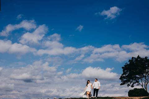 Maquiagem; Making of; Noiva; Noivo; Pré Wedding; Street Wedding; Celina Munhoz; Adriana Kruger; Manu Garcia; Camarim Madri; Wandering Wedding; São Francisco de Paula; Fotografia de Casal; Fotografia de Casamento; Pré Wedding; São Leopoldo; Belo Horizonte;'