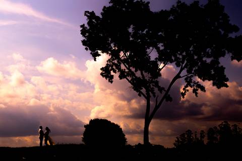 Maquiagem; Making of; Noiva; Noivo; Pré Wedding; Street Wedding; Celina Munhoz; Adriana Kruger; Manu Garcia; Camarim Madri; Wandering Wedding; São Francisco de Paula; Fotografia de Casal; Fotografia de Casamento; Pré Wedding; São Leopoldo; Belo Horizonte;'