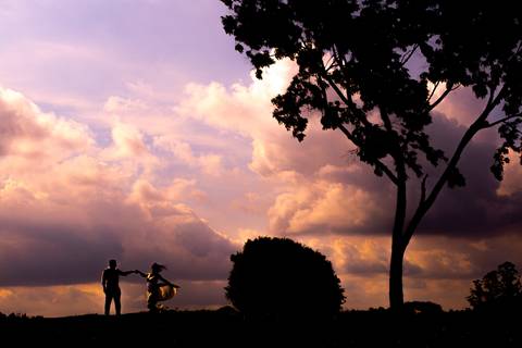 Maquiagem; Making of; Noiva; Noivo; Pré Wedding; Street Wedding; Celina Munhoz; Adriana Kruger; Manu Garcia; Camarim Madri; Wandering Wedding; São Francisco de Paula; Fotografia de Casal; Fotografia de Casamento; Pré Wedding; São Leopoldo; Belo Horizonte;'