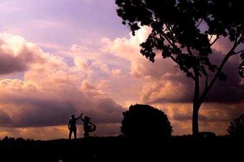 Maquiagem; Making of; Noiva; Noivo; Pré Wedding; Street Wedding; Celina Munhoz; Adriana Kruger; Manu Garcia; Camarim Madri; Wandering Wedding; São Francisco de Paula; Fotografia de Casal; Fotografia de Casamento; Pré Wedding; São Leopoldo; Belo Horizonte;'