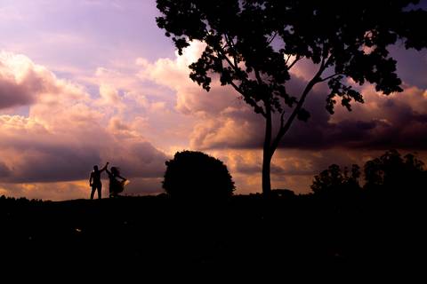 Maquiagem; Making of; Noiva; Noivo; Pré Wedding; Street Wedding; Celina Munhoz; Adriana Kruger; Manu Garcia; Camarim Madri; Wandering Wedding; São Francisco de Paula; Fotografia de Casal; Fotografia de Casamento; Pré Wedding; São Leopoldo; Belo Horizonte;'