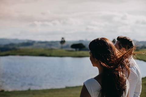 Maquiagem; Making of; Noiva; Noivo; Pré Wedding; Street Wedding; Celina Munhoz; Adriana Kruger; Manu Garcia; Camarim Madri; Wandering Wedding; São Francisco de Paula; Fotografia de Casal; Fotografia de Casamento; Pré Wedding; São Leopoldo; Belo Horizonte;'