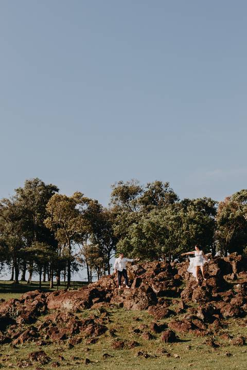 Maquiagem; Making of; Noiva; Noivo; Pré Wedding; Street Wedding; Celina Munhoz; Adriana Kruger; Manu Garcia; Camarim Madri; Wandering Wedding; São Francisco de Paula; Fotografia de Casal; Fotografia de Casamento; Pré Wedding; São Leopoldo; Belo Horizonte;'