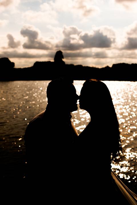 Maquiagem; Making of; Noiva; Noivo; Pré Wedding; Street Wedding; Celina Munhoz; Adriana Kruger; Manu Garcia; Camarim Madri; Wandering Wedding; São Francisco de Paula; Fotografia de Casal; Fotografia de Casamento; Pré Wedding; São Leopoldo; Belo Horizonte;'