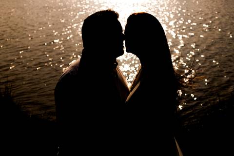 Maquiagem; Making of; Noiva; Noivo; Pré Wedding; Street Wedding; Celina Munhoz; Adriana Kruger; Manu Garcia; Camarim Madri; Wandering Wedding; São Francisco de Paula; Fotografia de Casal; Fotografia de Casamento; Pré Wedding; São Leopoldo; Belo Horizonte;'