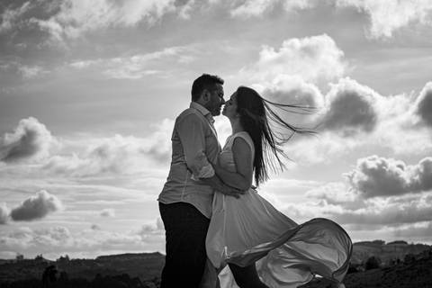 Maquiagem; Making of; Noiva; Noivo; Pré Wedding; Street Wedding; Celina Munhoz; Adriana Kruger; Manu Garcia; Camarim Madri; Wandering Wedding; São Francisco de Paula; Fotografia de Casal; Fotografia de Casamento; Pré Wedding; São Leopoldo; Belo Horizonte;'