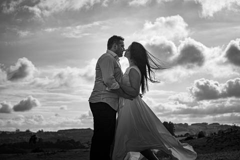 Maquiagem; Making of; Noiva; Noivo; Pré Wedding; Street Wedding; Celina Munhoz; Adriana Kruger; Manu Garcia; Camarim Madri; Wandering Wedding; São Francisco de Paula; Fotografia de Casal; Fotografia de Casamento; Pré Wedding; São Leopoldo; Belo Horizonte;'