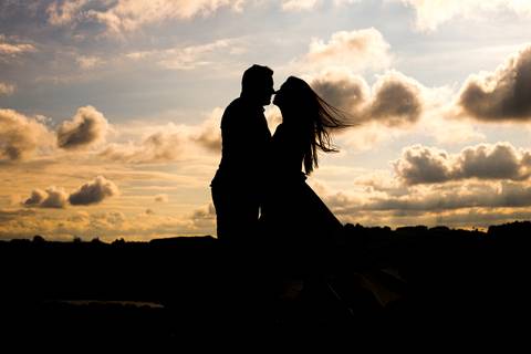 Maquiagem; Making of; Noiva; Noivo; Pré Wedding; Street Wedding; Celina Munhoz; Adriana Kruger; Manu Garcia; Camarim Madri; Wandering Wedding; São Francisco de Paula; Fotografia de Casal; Fotografia de Casamento; Pré Wedding; São Leopoldo; Belo Horizonte;'