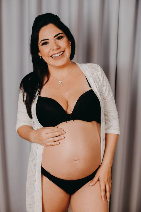 Ensaio Gestante; Mãe de Menina; Fotografia gestante; Fotografia gestante São Leopoldo; Fotografia gestante; Fotografia de família; São Leopoldo; Fotografia com animais; Ensaio de família; Gravidez; Grêmio;'