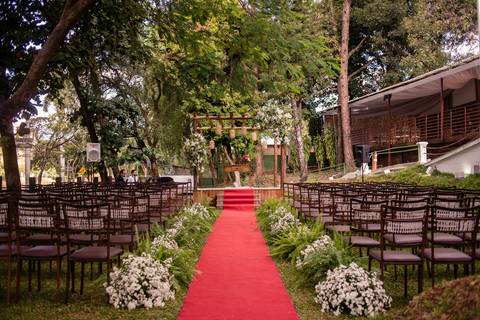 Maquiagem; Making of; Noiva; Noivo; Pré Wedding; Street Wedding; Celina Munhoz; Adriana Kruger; Manu Garcia; Camarim Madri; Wandering Wedding; São Francisco de Paula; Fotografia de Casal; Fotografia de Casamento; Pré Wedding; São Leopoldo; Belo Horizonte;'