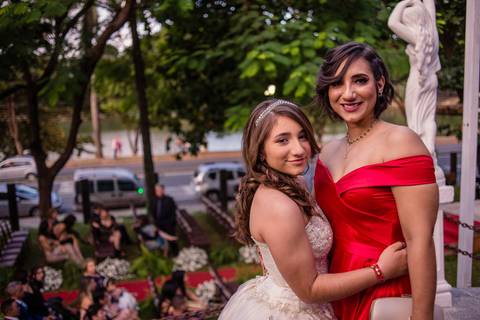 Maquiagem; Making of; Noiva; Noivo; Pré Wedding; Street Wedding; Celina Munhoz; Adriana Kruger; Manu Garcia; Camarim Madri; Wandering Wedding; São Francisco de Paula; Fotografia de Casal; Fotografia de Casamento; Pré Wedding; São Leopoldo; Belo Horizonte;'