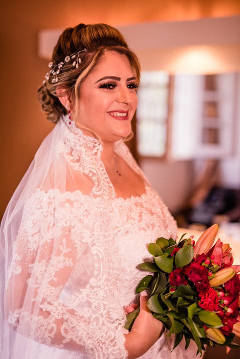 Maquiagem; Making of; Noiva; Noivo; Pré Wedding; Street Wedding; Celina Munhoz; Adriana Kruger; Manu Garcia; Camarim Madri; Wandering Wedding; São Francisco de Paula; Fotografia de Casal; Fotografia de Casamento; Pré Wedding; São Leopoldo; Belo Horizonte;'