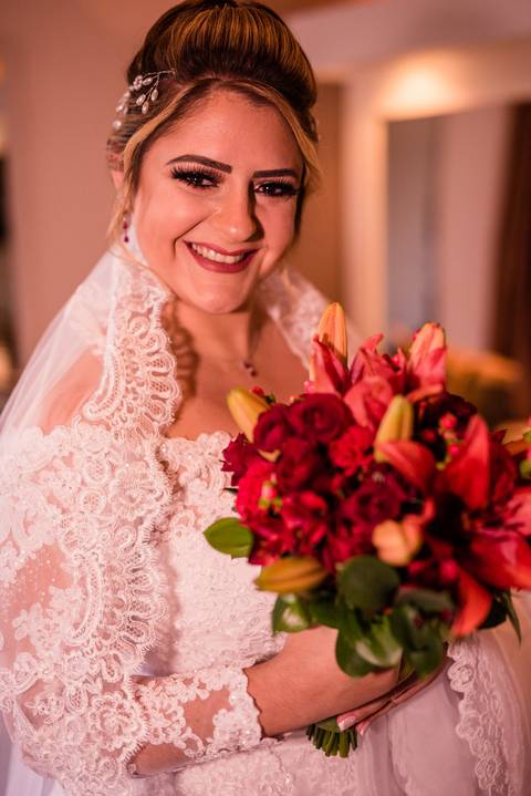 Maquiagem; Making of; Noiva; Noivo; Pré Wedding; Street Wedding; Celina Munhoz; Adriana Kruger; Manu Garcia; Camarim Madri; Wandering Wedding; São Francisco de Paula; Fotografia de Casal; Fotografia de Casamento; Pré Wedding; São Leopoldo; Belo Horizonte;'