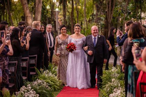 Maquiagem; Making of; Noiva; Noivo; Pré Wedding; Street Wedding; Celina Munhoz; Adriana Kruger; Manu Garcia; Camarim Madri; Wandering Wedding; São Francisco de Paula; Fotografia de Casal; Fotografia de Casamento; Pré Wedding; São Leopoldo; Belo Horizonte;'