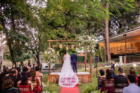 Maquiagem; Making of; Noiva; Noivo; Pré Wedding; Street Wedding; Celina Munhoz; Adriana Kruger; Manu Garcia; Camarim Madri; Wandering Wedding; São Francisco de Paula; Fotografia de Casal; Fotografia de Casamento; Pré Wedding; São Leopoldo; Belo Horizonte;'