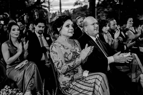 Maquiagem; Making of; Noiva; Noivo; Pré Wedding; Street Wedding; Celina Munhoz; Adriana Kruger; Manu Garcia; Camarim Madri; Wandering Wedding; São Francisco de Paula; Fotografia de Casal; Fotografia de Casamento; Pré Wedding; São Leopoldo; Belo Horizonte;'