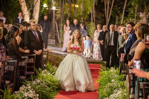 Maquiagem; Making of; Noiva; Noivo; Pré Wedding; Street Wedding; Celina Munhoz; Adriana Kruger; Manu Garcia; Camarim Madri; Wandering Wedding; São Francisco de Paula; Fotografia de Casal; Fotografia de Casamento; Pré Wedding; São Leopoldo; Belo Horizonte;'