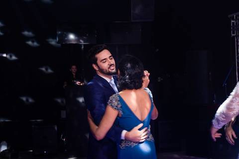 Maquiagem; Making of; Noiva; Noivo; Pré Wedding; Street Wedding; Celina Munhoz; Adriana Kruger; Manu Garcia; Camarim Madri; Wandering Wedding; São Francisco de Paula; Fotografia de Casal; Fotografia de Casamento; Pré Wedding; São Leopoldo; Belo Horizonte;'