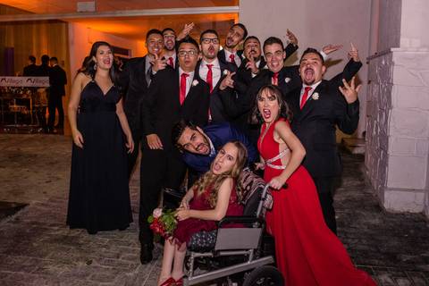 Maquiagem; Making of; Noiva; Noivo; Pré Wedding; Street Wedding; Celina Munhoz; Adriana Kruger; Manu Garcia; Camarim Madri; Wandering Wedding; São Francisco de Paula; Fotografia de Casal; Fotografia de Casamento; Pré Wedding; São Leopoldo; Belo Horizonte;'