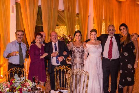 Maquiagem; Making of; Noiva; Noivo; Pré Wedding; Street Wedding; Celina Munhoz; Adriana Kruger; Manu Garcia; Camarim Madri; Wandering Wedding; São Francisco de Paula; Fotografia de Casal; Fotografia de Casamento; Pré Wedding; São Leopoldo; Belo Horizonte;'
