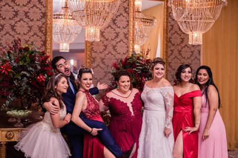 Maquiagem; Making of; Noiva; Noivo; Pré Wedding; Street Wedding; Celina Munhoz; Adriana Kruger; Manu Garcia; Camarim Madri; Wandering Wedding; São Francisco de Paula; Fotografia de Casal; Fotografia de Casamento; Pré Wedding; São Leopoldo; Belo Horizonte;'