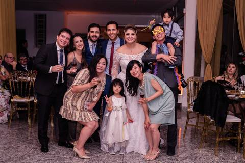 Maquiagem; Making of; Noiva; Noivo; Pré Wedding; Street Wedding; Celina Munhoz; Adriana Kruger; Manu Garcia; Camarim Madri; Wandering Wedding; São Francisco de Paula; Fotografia de Casal; Fotografia de Casamento; Pré Wedding; São Leopoldo; Belo Horizonte;'