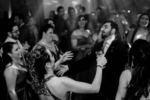 Maquiagem; Making of; Noiva; Noivo; Pré Wedding; Street Wedding; Celina Munhoz; Adriana Kruger; Manu Garcia; Camarim Madri; Wandering Wedding; São Francisco de Paula; Fotografia de Casal; Fotografia de Casamento; Pré Wedding; São Leopoldo; Belo Horizonte;'