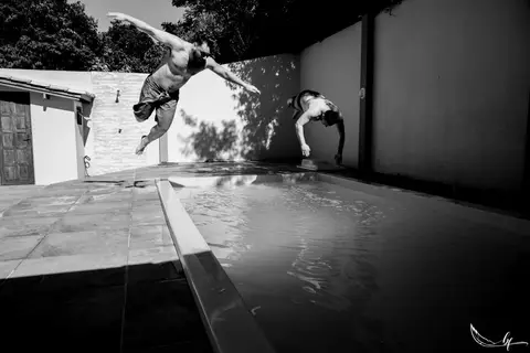 Maquiagem; Making of; Noiva; Noivo; Pré Wedding; Street Wedding; Celina Munhoz; Adriana Kruger; Manu Garcia; Camarim Madri; Wandering Wedding; São Francisco de Paula; Fotografia de Casal; Fotografia de Casamento; Pré Wedding; São Leopoldo; Belo Horizonte;'