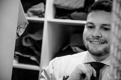 Maquiagem; Making of; Noiva; Noivo; Pré Wedding; Street Wedding; Celina Munhoz; Adriana Kruger; Manu Garcia; Camarim Madri; Wandering Wedding; São Francisco de Paula; Fotografia de Casal; Fotografia de Casamento; Pré Wedding; São Leopoldo; Belo Horizonte;'