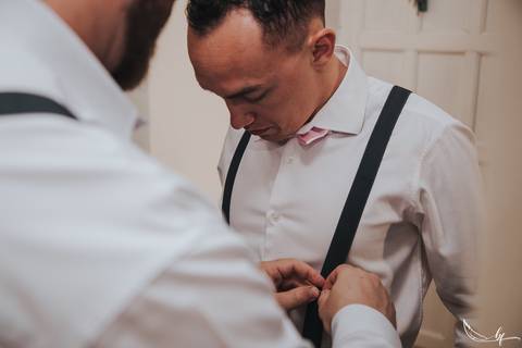 Maquiagem; Making of; Noiva; Noivo; Pré Wedding; Street Wedding; Celina Munhoz; Adriana Kruger; Manu Garcia; Camarim Madri; Wandering Wedding; São Francisco de Paula; Fotografia de Casal; Fotografia de Casamento; Pré Wedding; São Leopoldo; Belo Horizonte;'