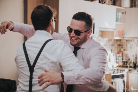 Maquiagem; Making of; Noiva; Noivo; Pré Wedding; Street Wedding; Celina Munhoz; Adriana Kruger; Manu Garcia; Camarim Madri; Wandering Wedding; São Francisco de Paula; Fotografia de Casal; Fotografia de Casamento; Pré Wedding; São Leopoldo; Belo Horizonte;'