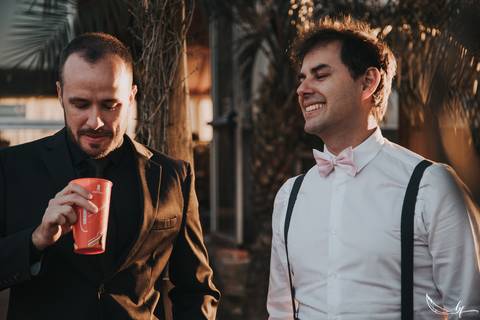 Maquiagem; Making of; Noiva; Noivo; Pré Wedding; Street Wedding; Celina Munhoz; Adriana Kruger; Manu Garcia; Camarim Madri; Wandering Wedding; São Francisco de Paula; Fotografia de Casal; Fotografia de Casamento; Pré Wedding; São Leopoldo; Belo Horizonte;'