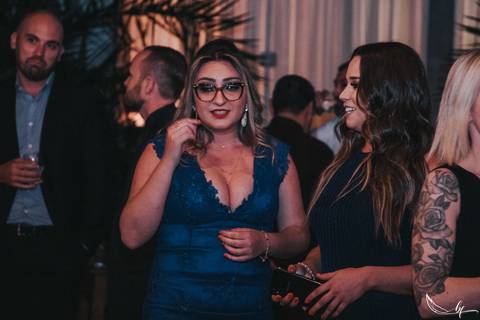 Maquiagem; Making of; Noiva; Noivo; Pré Wedding; Street Wedding; Celina Munhoz; Adriana Kruger; Manu Garcia; Camarim Madri; Wandering Wedding; São Francisco de Paula; Fotografia de Casal; Fotografia de Casamento; Pré Wedding; São Leopoldo; Belo Horizonte;'