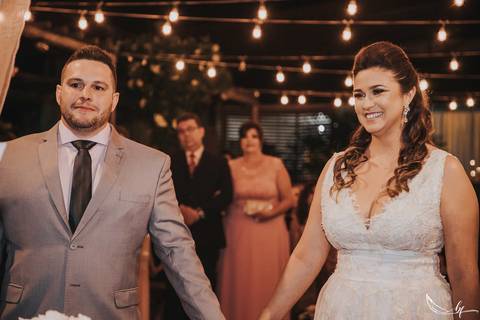 Maquiagem; Making of; Noiva; Noivo; Pré Wedding; Street Wedding; Celina Munhoz; Adriana Kruger; Manu Garcia; Camarim Madri; Wandering Wedding; São Francisco de Paula; Fotografia de Casal; Fotografia de Casamento; Pré Wedding; São Leopoldo; Belo Horizonte;'